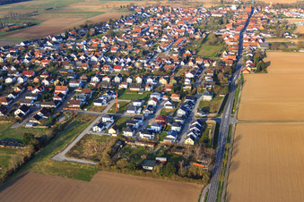 Holderbusch new development area from the northeast in Minfeld in the state Rhineland-Palatinate, Germany seen from above