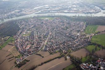 Town View of the streets and houses of the residential areas in Altrip in the state Rhineland-Palatinate