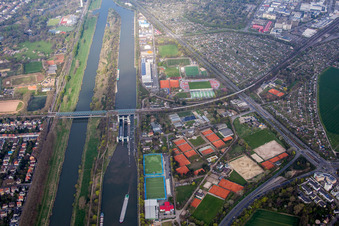Railway bridge building to route the train tracks ueber den Neckar in the district Wohlgelegen in Mannheim in the state Baden-Wurttemberg, Germany