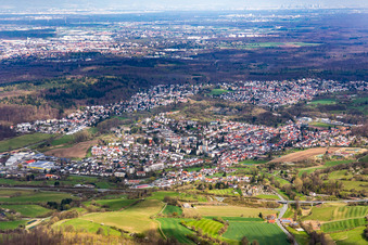 From the south in the district Nieder-Ramstadt in Mühltal in the state Hesse, Germany