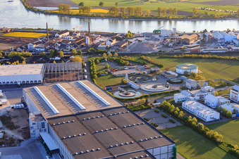 Robert-Bunsen-Straße industrial area with Hermes Fulfilment in Gernsheim in the state Hesse, Germany