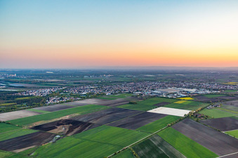 UL, downwind approach in Bürstadt in the state Hesse, Germany