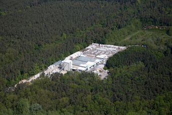 Mixed concrete and building materials factory of Kalksandsteinwerk Bienwald Schenking in Woerth am Rhein in the state Rhineland-Palatinate