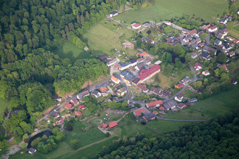Aerial photograpy of Town View of the streets and houses of the residential areas in the district Amelith in Bodenfelde in the state Lower Saxony