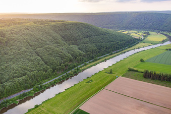 Aerial photograpy of Course of the Weser between Hesse and Lower Saxony in the district Wahmbeck in Bodenfelde in the state Lower Saxony, Germany