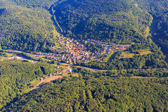 Village view in the Kaiserbachtal in the Palatinate Forest from the south in Waldhambach in the state Rhineland-Palatinate, Germany