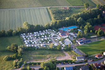 Oblique view of Camping with caravans and tents in the district Ingenheim in Billigheim-Ingenheim in the state Rhineland-Palatinate