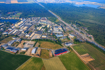 Industrial area Im on the A5 with Tank und Apparate Barth GmbH, VG Transporte GmbH, mein solar strom GmbH, RONAL Bathrooms GmbH and Christian Bauer Kfz-Meisterbetrieb in Forst in the state Baden-Wuerttemberg, Germany