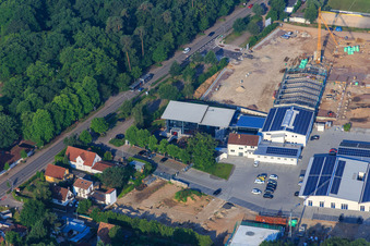 Aerial photograpy of Quartier Lanzet from the west with construction site for new EDEKA Albrecht and Hagebau Kompakt buildings - Gillet Baustoffe GmbH in Herxheim bei Landau in the state Rhineland-Palatinate, Germany