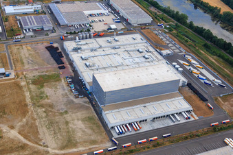 Bird's eye view of Palatinate Refreshments GmbH in Wörth am Rhein in the state Rhineland-Palatinate, Germany