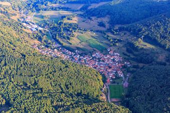 Village view in the valley of the Palatinate Forest in the district Gräfenhausen in Annweiler am Trifels in the state Rhineland-Palatinate, Germany