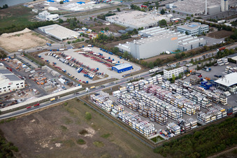 Industrial area Im Langgewan, forwarding company Kube & Kubenz in Worms in the state Rhineland-Palatinate, Germany from a drone
