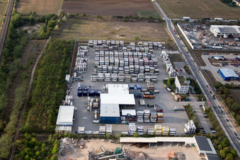 Industrial area Im Langgewan, forwarding company Kube & Kubenz in Worms in the state Rhineland-Palatinate, Germany from above
