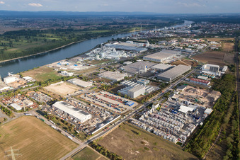 Technical facilities in the industrial area Im Langgewann on the river bank of the Rhine in Worms in the state Rhineland-Palatinate, Germany