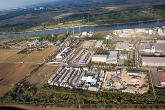 Industrial area Im Langgewan, forwarding company Kube & Kubenz in Worms in the state Rhineland-Palatinate, Germany seen from above