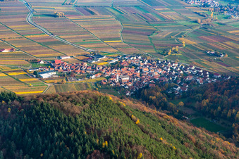 Wine-growing town from the west in Eschbach in the state Rhineland-Palatinate, Germany