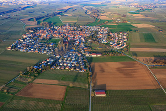Village view from the west in the district Mörzheim in Landau in der Pfalz in the state Rhineland-Palatinate, Germany