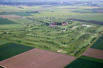 Aerial view of Grounds of the Golf course at Kiawah-Golf-Park Landgut Hof Hayna in the district Leeheim in Riedstadt in the state Hesse