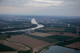 Ludwigshafen from the north in the district Mörsch in Frankenthal in the state Rhineland-Palatinate, Germany