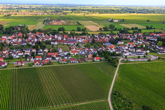 Aerial photograpy of Eighteen Acre Path from the north in the district Duttweiler in Neustadt an der Weinstraße in the state Rhineland-Palatinate, Germany