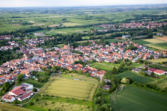 Bird's eye view of District Ingenheim in Billigheim-Ingenheim in the state Rhineland-Palatinate, Germany