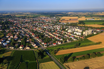 Alsbacher Straße x Grenzweg from the north in the district Alsbach in Alsbach-Hähnlein in the state Hesse, Germany