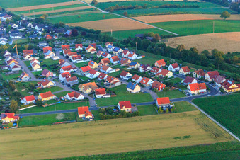 New development area Frühmesserweg from the east in the district Schaidt in Wörth am Rhein in the state Rhineland-Palatinate, Germany