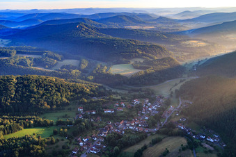 Village in the valley of the Palatinate Forest from the south in Erlenbach bei Dahn in the state Rhineland-Palatinate, Germany