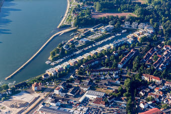 Residential buildings in the development area on the river Rhine quayside of the former port Hafenstrasse in Speyer in the state Rhineland-Palatinate, Germany