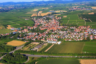 Aerial view of Village view beyond the A65 from the east in Insheim in the state Rhineland-Palatinate, Germany