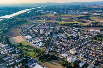 Town on the banks of the river of the Rhine river in the district Gustavsburg in Ginsheim-Gustavsburg in the state Hesse, Germany