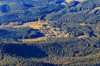Village view in the Palatinate Forest from the south in the district Lauterschwan in Erlenbach bei Dahn in the state Rhineland-Palatinate, Germany