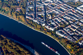 Aerial view of Town on the banks of the river of the Rhine river in the district Lindenhof in Mannheim in the state Baden-Wurttemberg, Germany