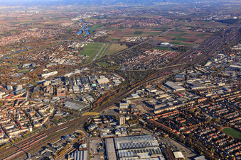Technical University Mannheim on Speyerer Straße and the railway line and John Deere GmbH & Co KG in the district Almenhof in Mannheim in the state Baden-Wuerttemberg, Germany