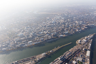Bird's eye view of District BASF in Ludwigshafen am Rhein in the state Rhineland-Palatinate, Germany
