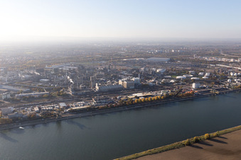 Aerial photograpy of District BASF in Ludwigshafen am Rhein in the state Rhineland-Palatinate, Germany
