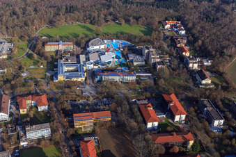 Aerial view of Spa park at the Europa Therme Bad Füssing on the Kurallee with Klinik Niederbayern on the Paracelsusstraße and Thermenhotel Tannenhof from the southwest 1 in Bad Füssing in the state Bavaria, Germany