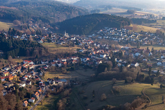 From the north in the district Hammelbach in Grasellenbach in the state Hesse, Germany