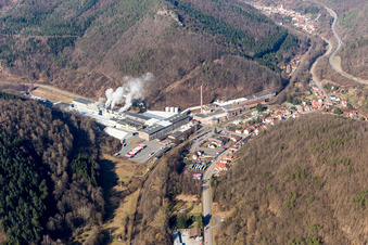 Aerial view of Building and production halls on the premises of Kartonfabrik Buchmann GmbH in the district Sarnstall in Annweiler am Trifels in the state Rhineland-Palatinate, Germany