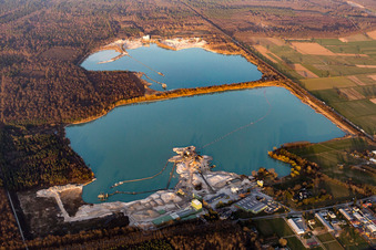 Gravel pit, quarry ponds from the south in the district Neumalsch in Malsch in the state Baden-Wuerttemberg, Germany