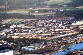 From the west in the district Rheinau in Mannheim in the state Baden-Wuerttemberg, Germany