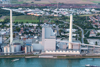 Large power plant Mannheim on the Rhine near Neckarau in the district Rheinau in Mannheim in the state Baden-Wuerttemberg, Germany