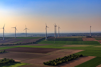 Hochborn-Gau-Heppenheim wind farm north of Bechtheim in the district Heßloch in Dittelsheim-Heßloch in the state Rhineland-Palatinate, Germany from above