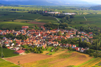 Aerial view of Village view from the southwest in Göcklingen in the state Rhineland-Palatinate, Germany