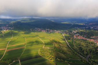Vineyards between Birkweiler and Siebeldingen from the east in the district Arzheim in Landau in der Pfalz in the state Rhineland-Palatinate, Germany