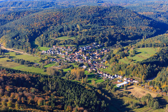 Village view in the Wieslautertal from the southeast in Niederschlettenbach in the state Rhineland-Palatinate, Germany