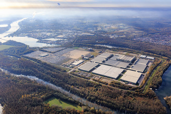 Insel Grün with MOSOLF Logistics & Services GmbH and Mercedes-Benz Global Logistics Center in Germersheim in the state Rhineland-Palatinate, Germany