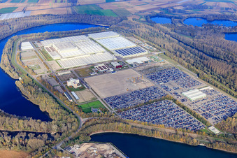 Insel Grün with MOSOLF Logistics & Services GmbH and Mercedes-Benz Global Logistics Center in Germersheim in the state Rhineland-Palatinate, Germany from above