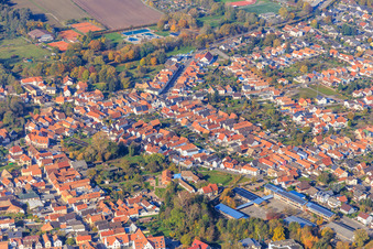 Linienstraße, Schulstraße from the east with primary school Bellheim in Bellheim in the state Rhineland-Palatinate, Germany