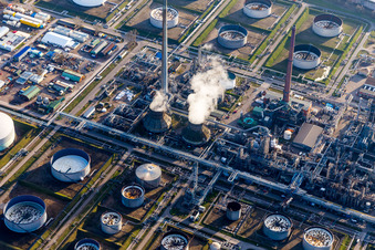 MIRO oil refinery in the district Knielingen in Karlsruhe in the state Baden-Wuerttemberg, Germany
